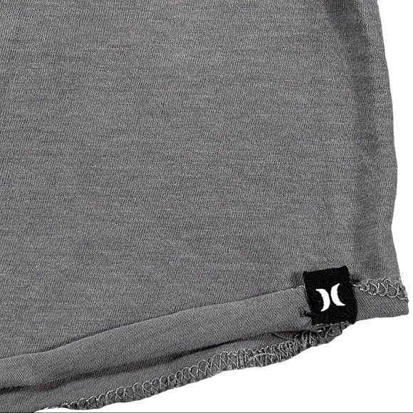Hurley size medium grey long sleeve scoop neck shirt with image, thin material - Picture 3 of 7